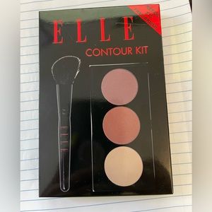 Elle Contour Kit with brush. New in sealed box